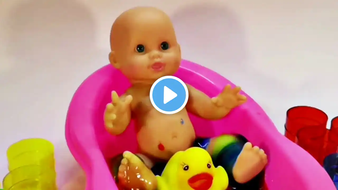 Learn Colors M&M Chocolate Baby Doll Color Slime Bath Time - Finger Family Song Nursery Rhymes