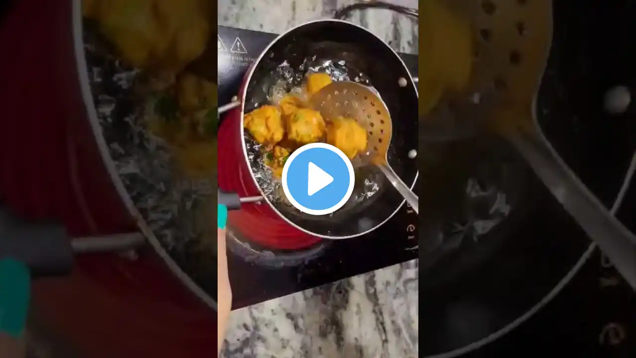 अंदाजा लगाइए ये कौन सा पकौड़ा है???#rinuskitchenvlog #cooking #ytshorts #shorts #food