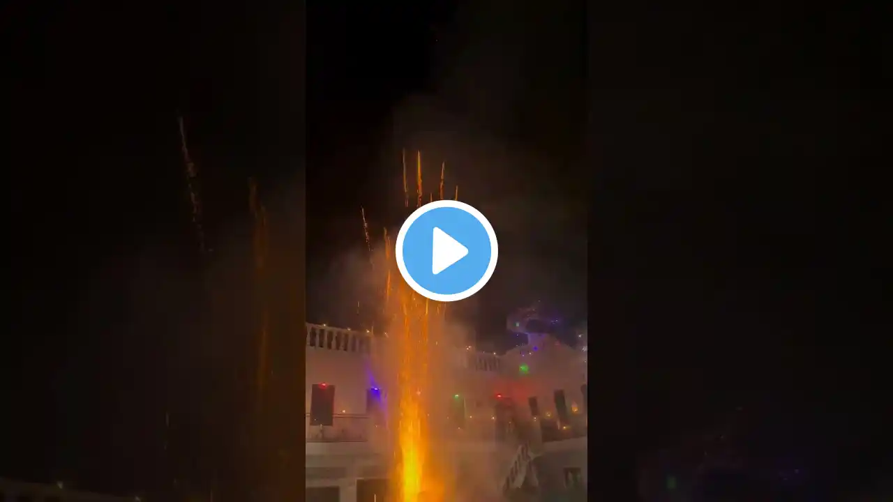 Shaame rango si jaise aayi Diwali#deepoutsav#festivaloflights#skyshot#fireworkshorts#ytshorts#diwali