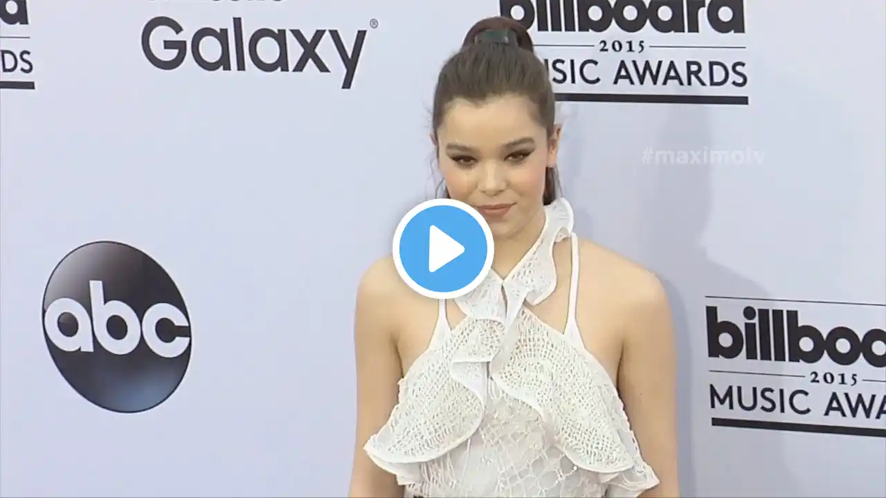 Hailee Steinfeld "Billboard Music Awards 2015" Red Carpet Arrivals