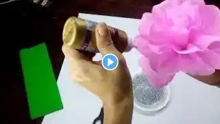 cómo hacer una rosa de papel crepé con diamantina