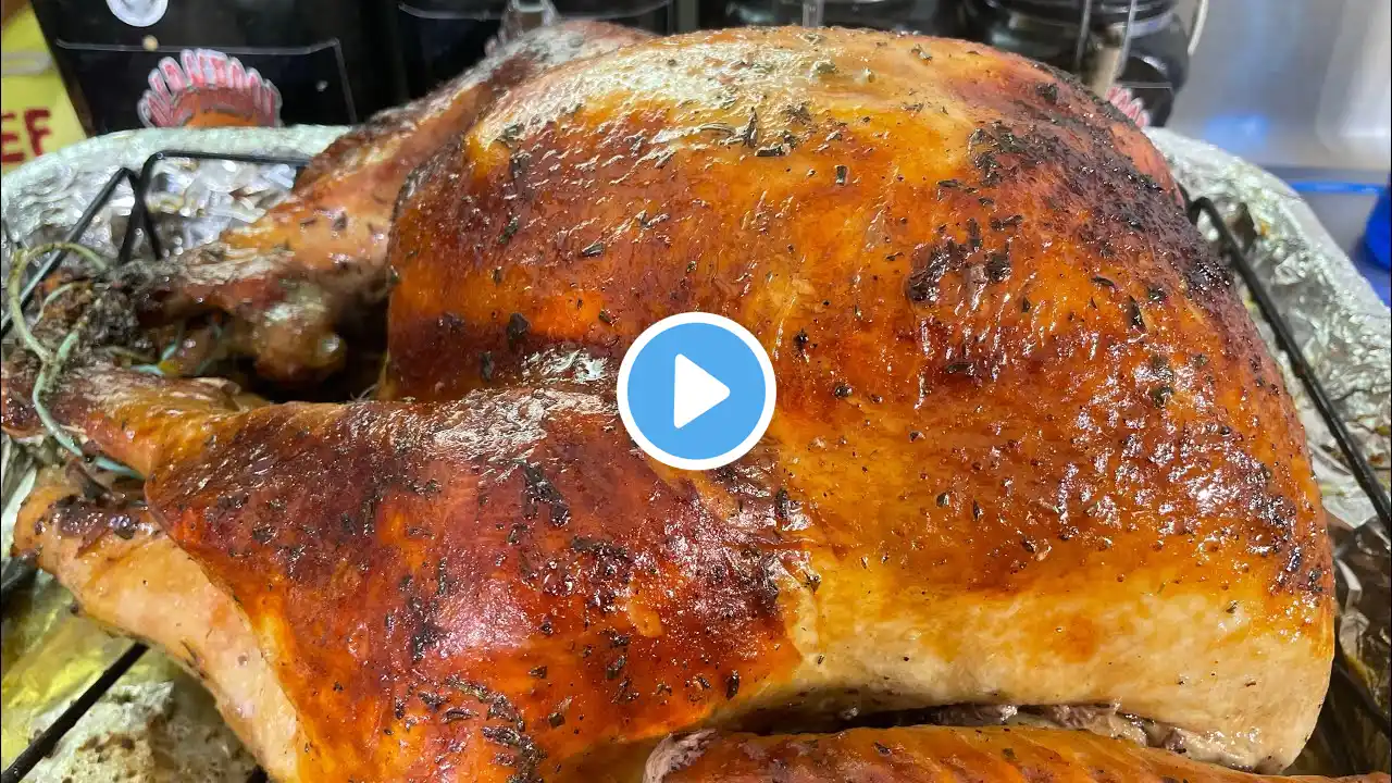 THE PERFECTLY JUICY AND MOIST  ROASTED TURKEY 🦃 /OLD SCHOOL HERB ROASTED TURKEY/HAPPY THANKSGIVING