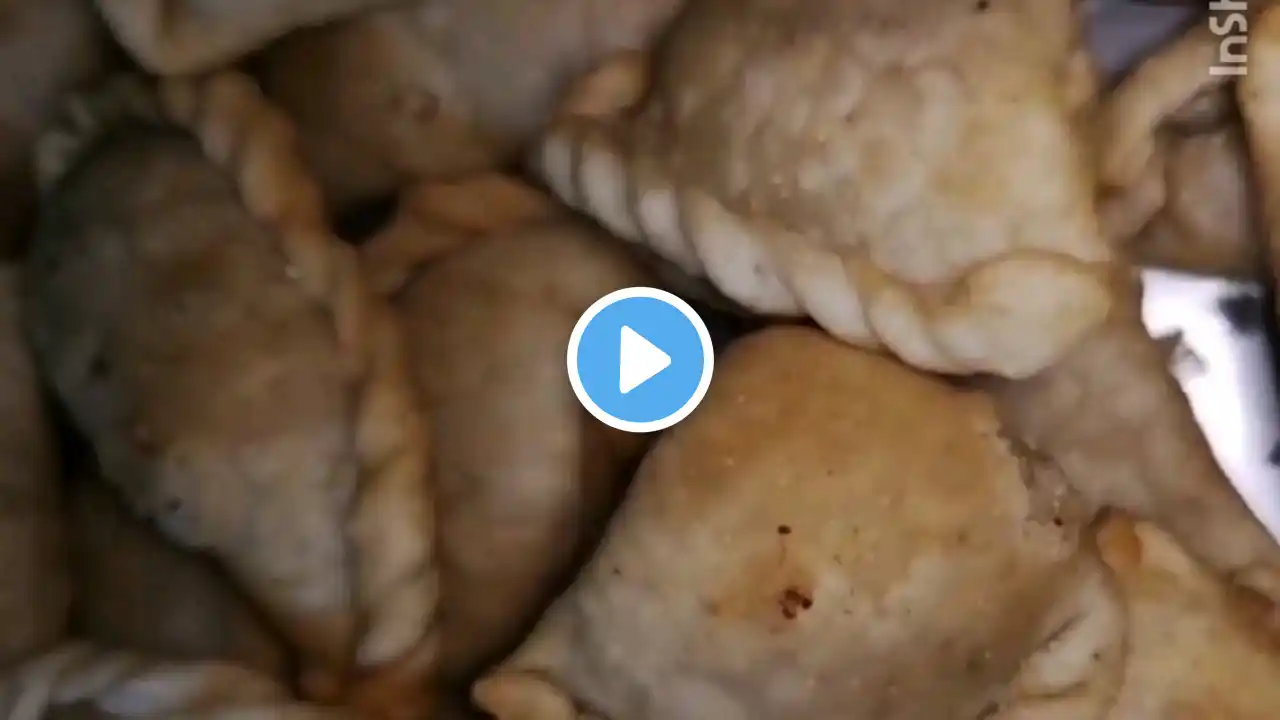 Holi special suji gujiya recipe😋#shorts #holi#gujiya #cooking#foodie#viral#shortvideo#trending