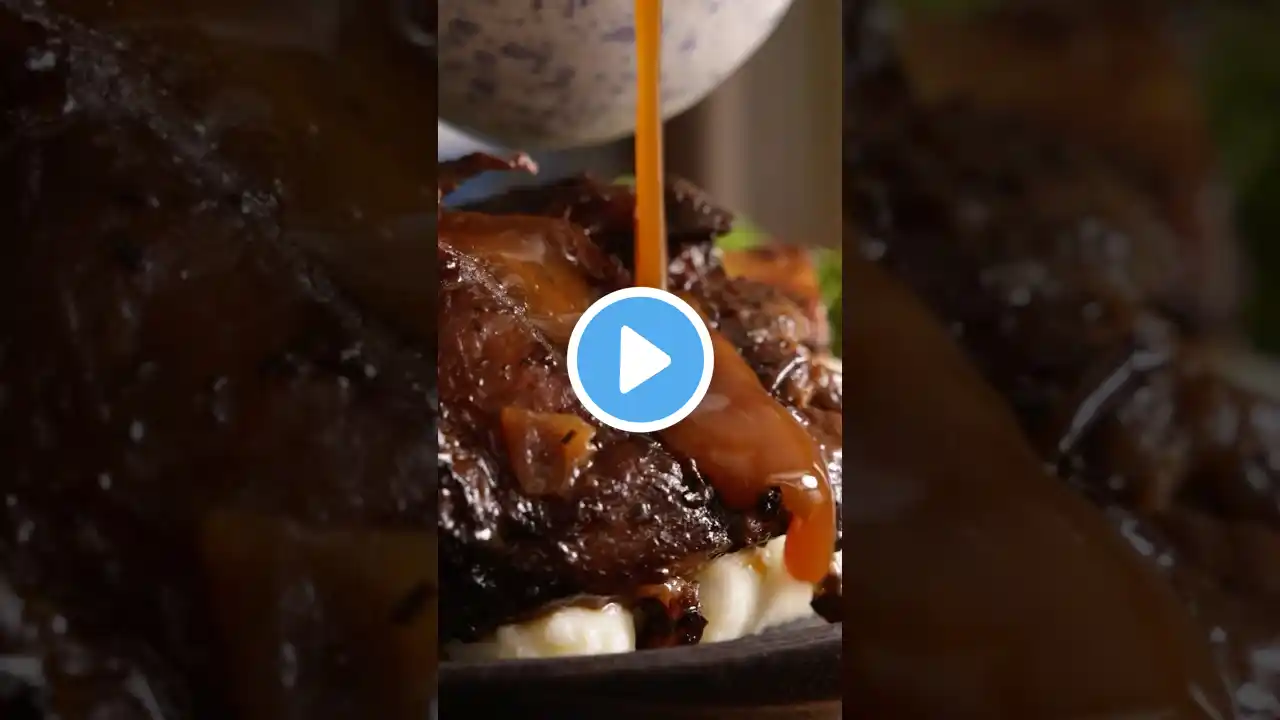 Slow Cooker Beef Short Ribs with Rich Gravy