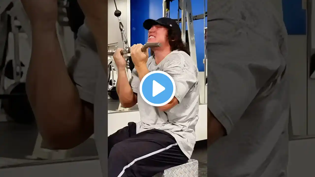 Sam Sulek on Mike Mentzer’s BEST Bicep EXERCISE! 😳 #shorts