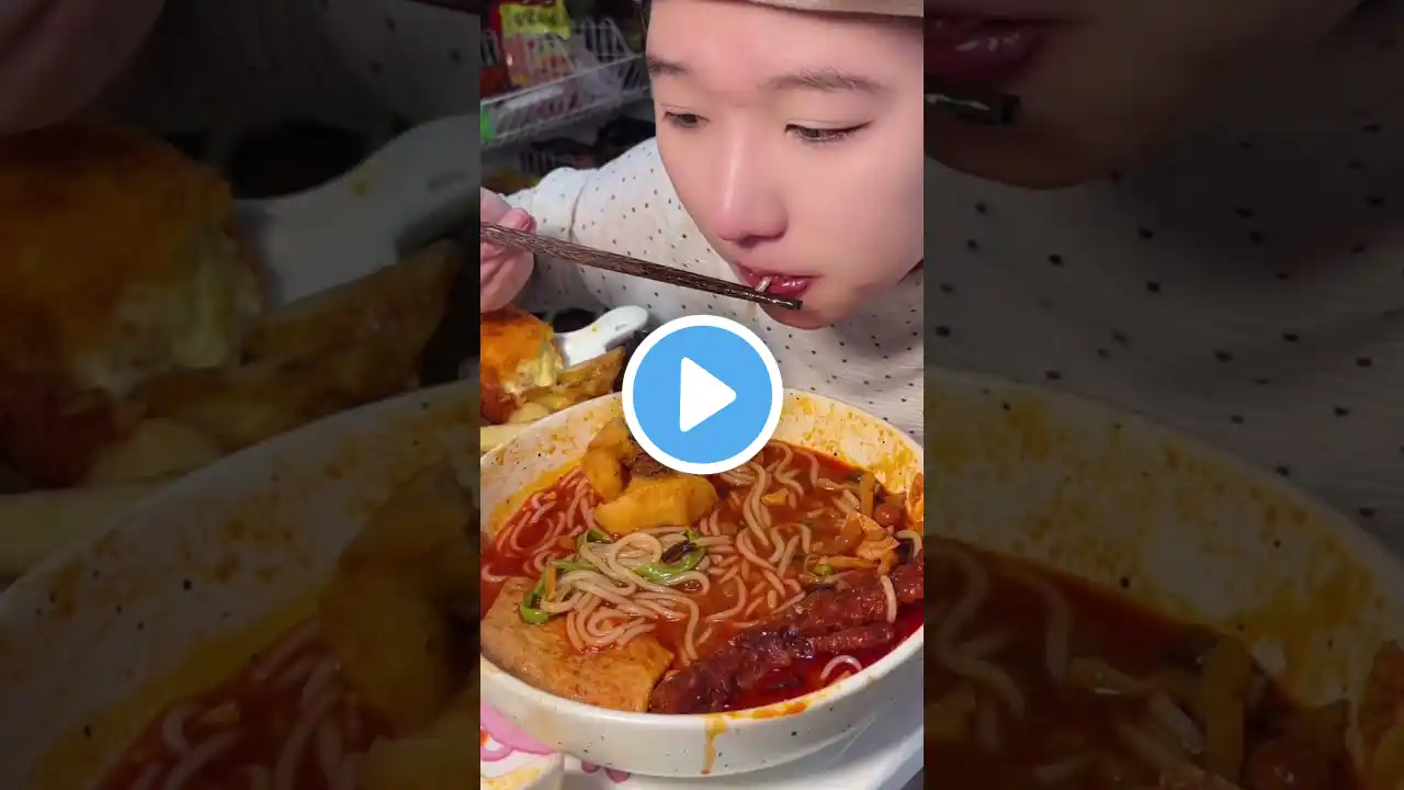 ASMR MUKBANG EATING WITH NOODLES SPICY CHICKEN 🍗🍗 #shorts #shortvideo