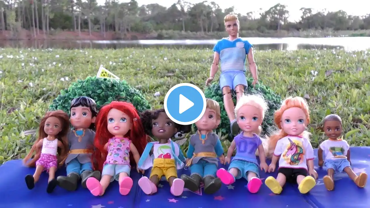 Simon says... game ! Elsa & Anna toddlers - Barbie dolls - fun activities #elsa #anna #games