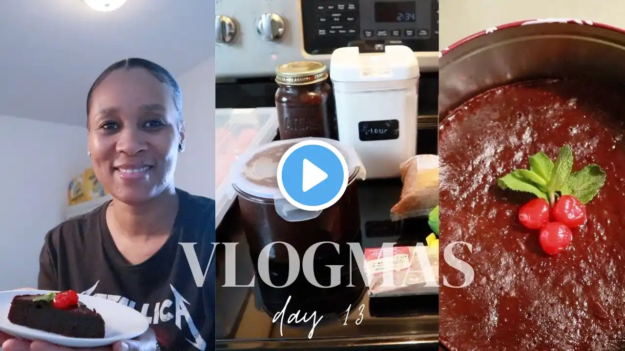 VLOGMAS DAY 13: Christmas Rum Cake | Black Cake | Fruit Cake Seasoned Skillet recipe! 🎄🍰"