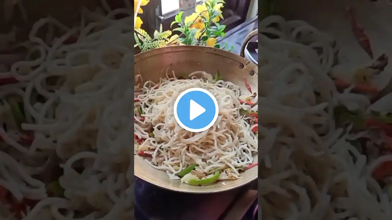 Veg Noodles #shorts #youtubeshorts #cooking #chowmein