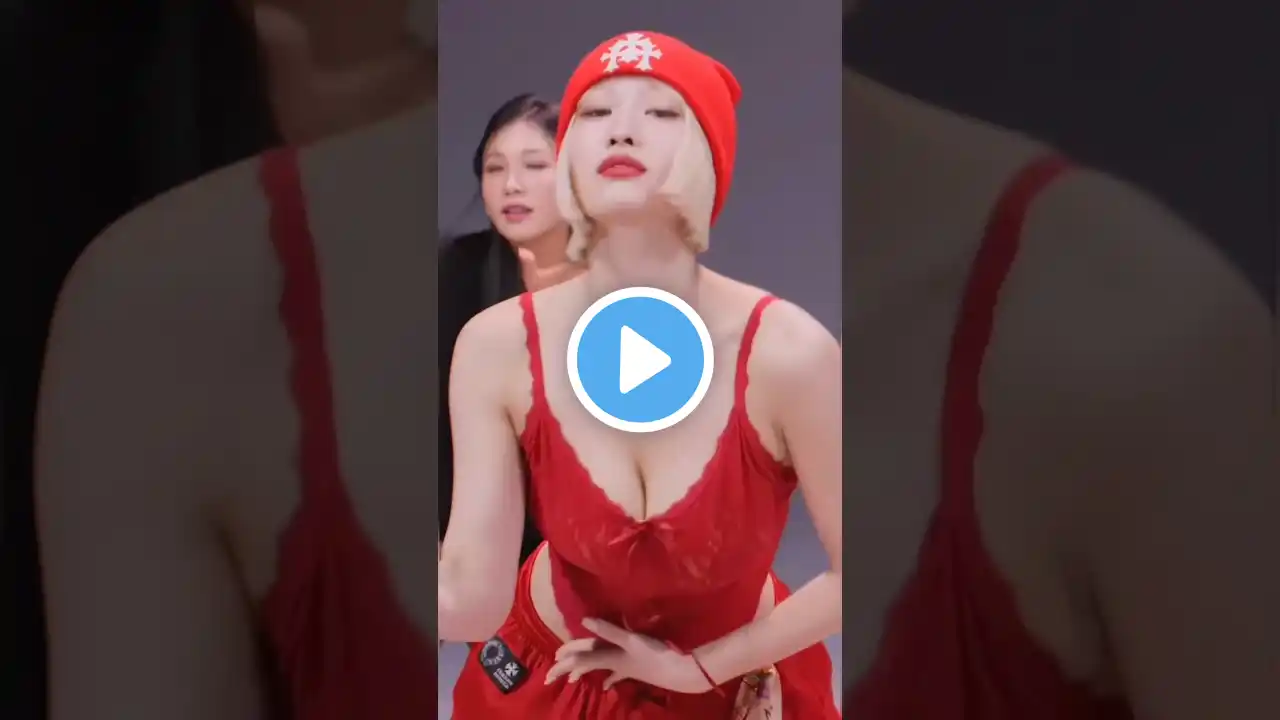 Momo is where beauty meets talent๐ Twice