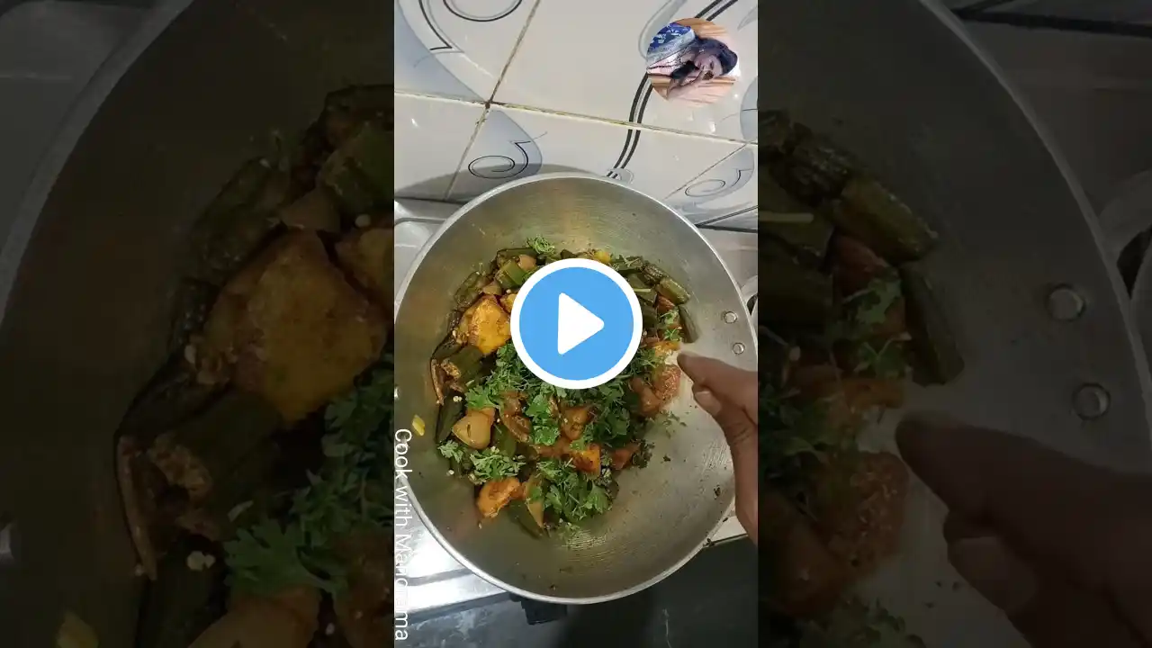 भिन्डी आलू फ्राई Must Try 😋#shorts#shortsfeed #cookwithmanorama #youtubeshorts #cooking #food