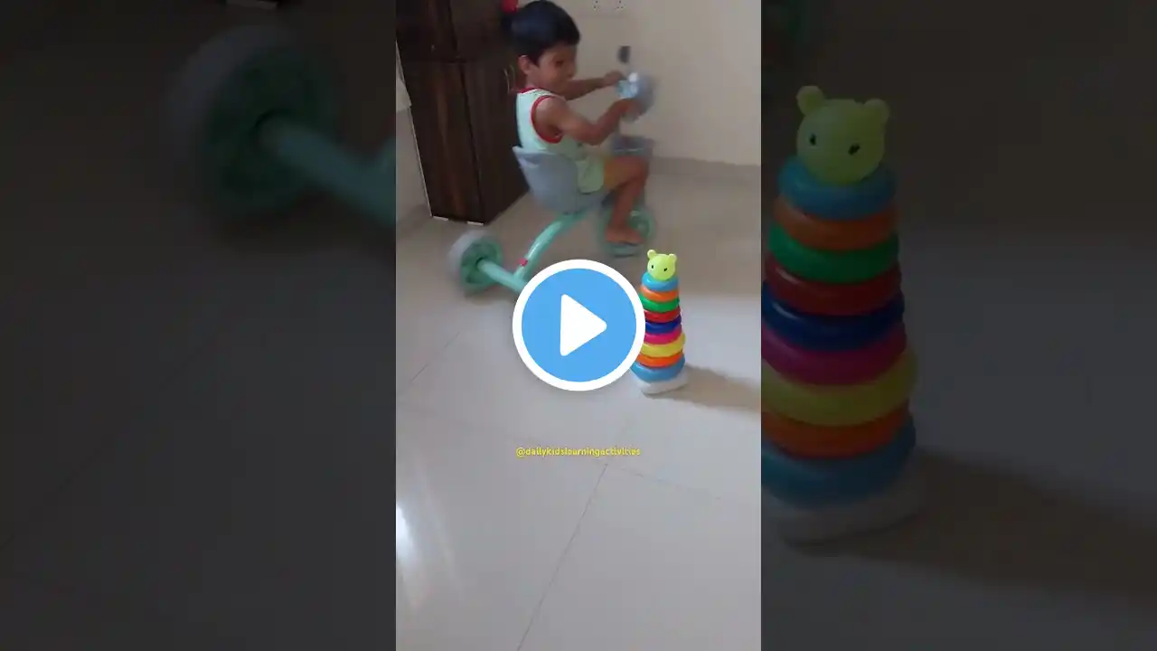 4 year old Kid practice the cycling on circle round and round