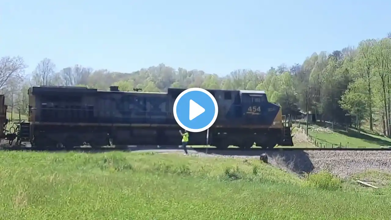 W360 Northbound just North of Starnes Virginia with Spirit of Magnolia leading April 24 2022